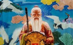 床前拜倒月老下是什么生肖？床前拜倒月老下正确答案